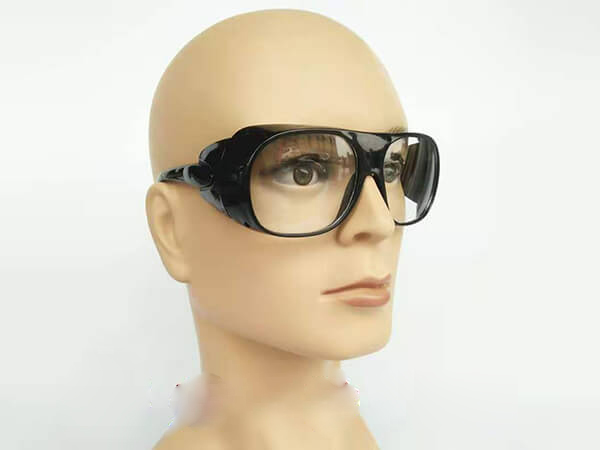 平光防护眼镜